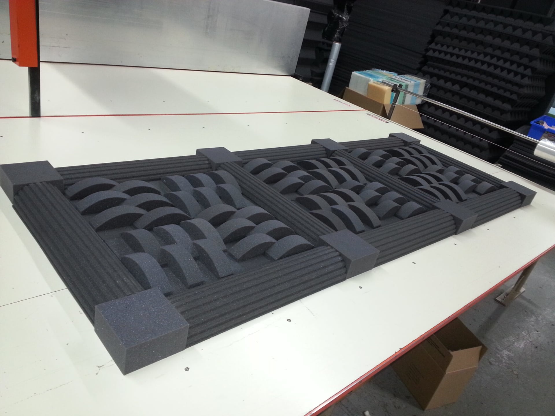 images Acoustic Large Tiles with Columns Kit